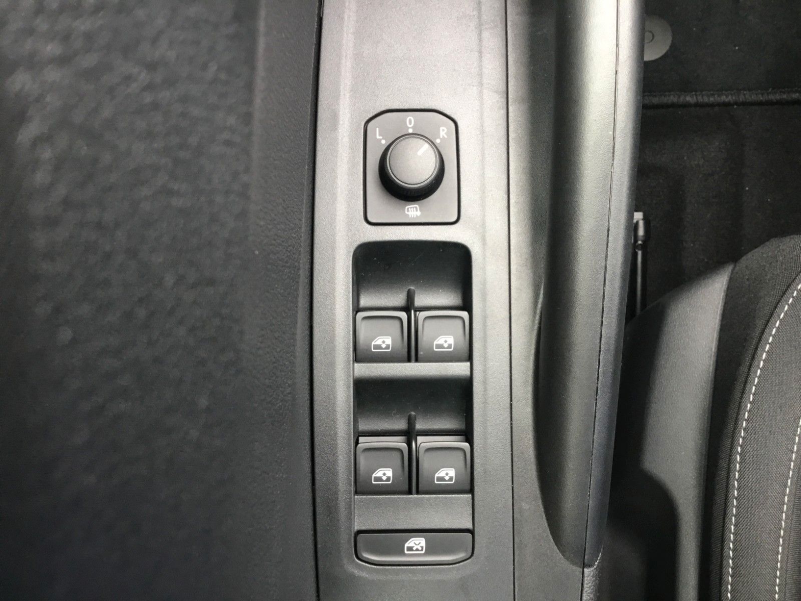 Fahrzeugabbildung SKODA Fabia 1.5l TSI DSG Selection+Navi+ACC+Kamera+16"