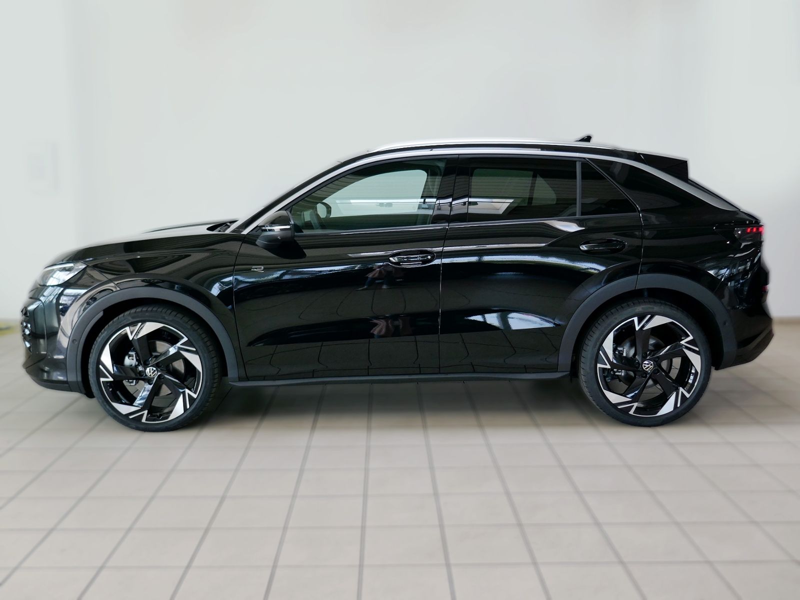 Fahrzeugabbildung Volkswagen T-Roc R-Line 1.5 eTSI DSG | LED AHK RFK ACC Navi