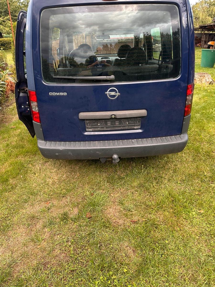 Opel Combo 2008 — interior