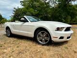 Ford  Mustang Cabrio Weiß V6, 64.000km, TÜ... - Ford Mustang Gebrauchtwagen in Frankfurt
