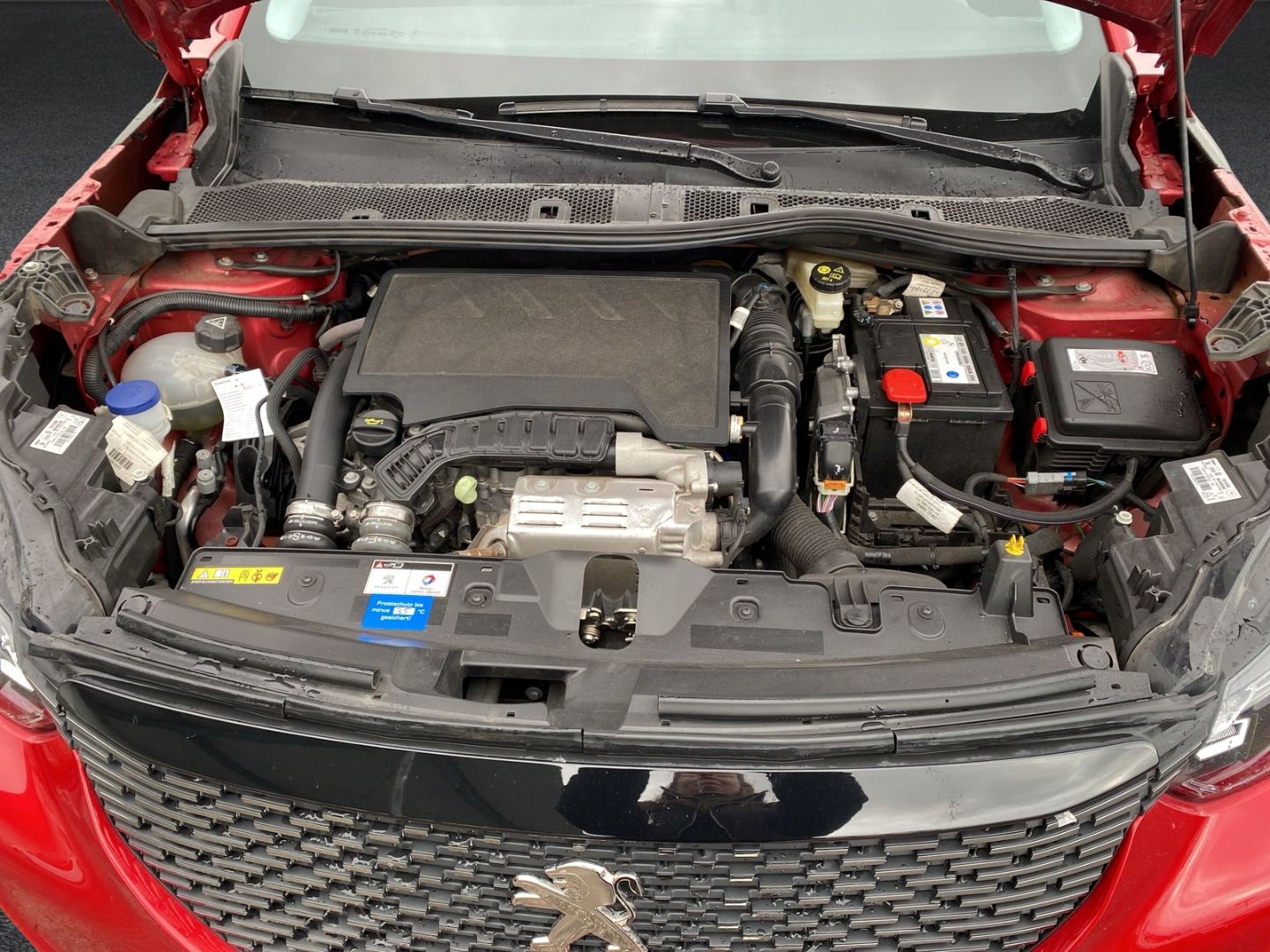 Fahrzeugabbildung Peugeot 2008 Allure 1.2 PureTech 130 EU6d *GT-Line Paket