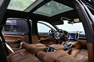 Porsche Cayenne - 10