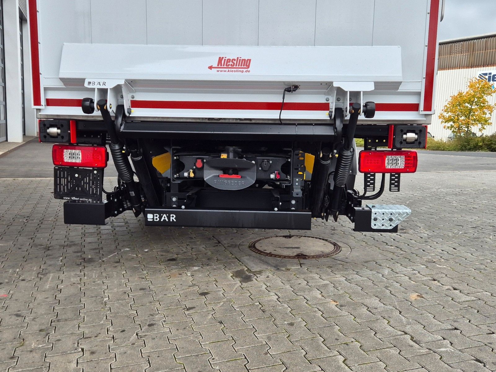 Fahrzeugabbildung Iveco Eurocargo ML160E28/P LBW Bär ThermoKing T-1200R