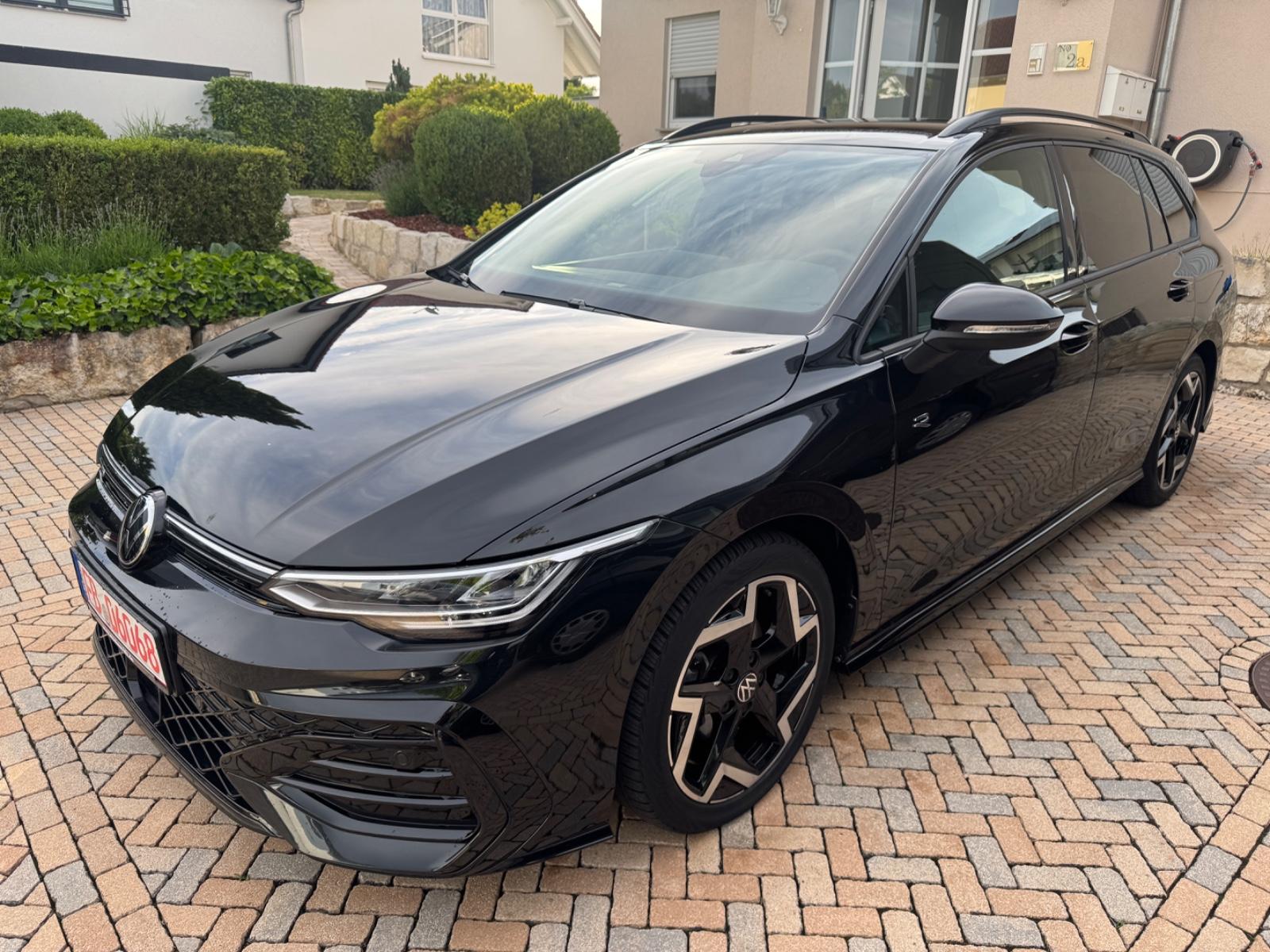 Volkswagen Golf VIII Variant 1.5 TSI 110 kW R-Line