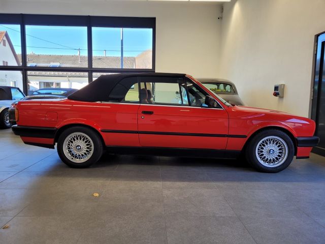 BMW E30 318i Cabrio Oldtimer