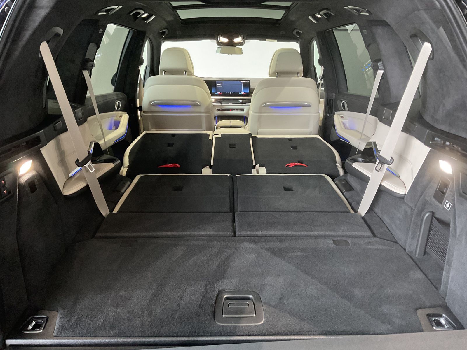 Fahrzeugeinzelansicht 16 Fahrzeugabbildung BMW X7 xDrive40d |Standheizung |Integral-Aktivlenkun