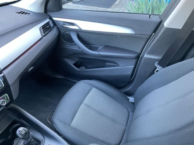 Fahrzeugabbildung BMW X1 sDrive 18i Advantage Panoramadach, Rückfahrka
