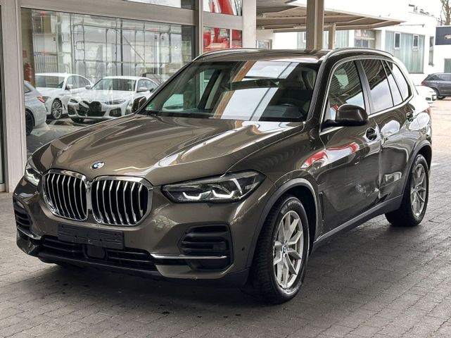 BMW X5 xDrive 45e LED Leder Navi 1.Hand Luftfederung