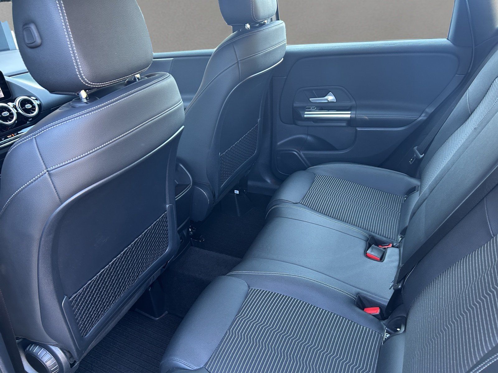 Fahrzeugabbildung Mercedes-Benz B 250 e Progr. AHK PAno LED HighEndMBUX Business