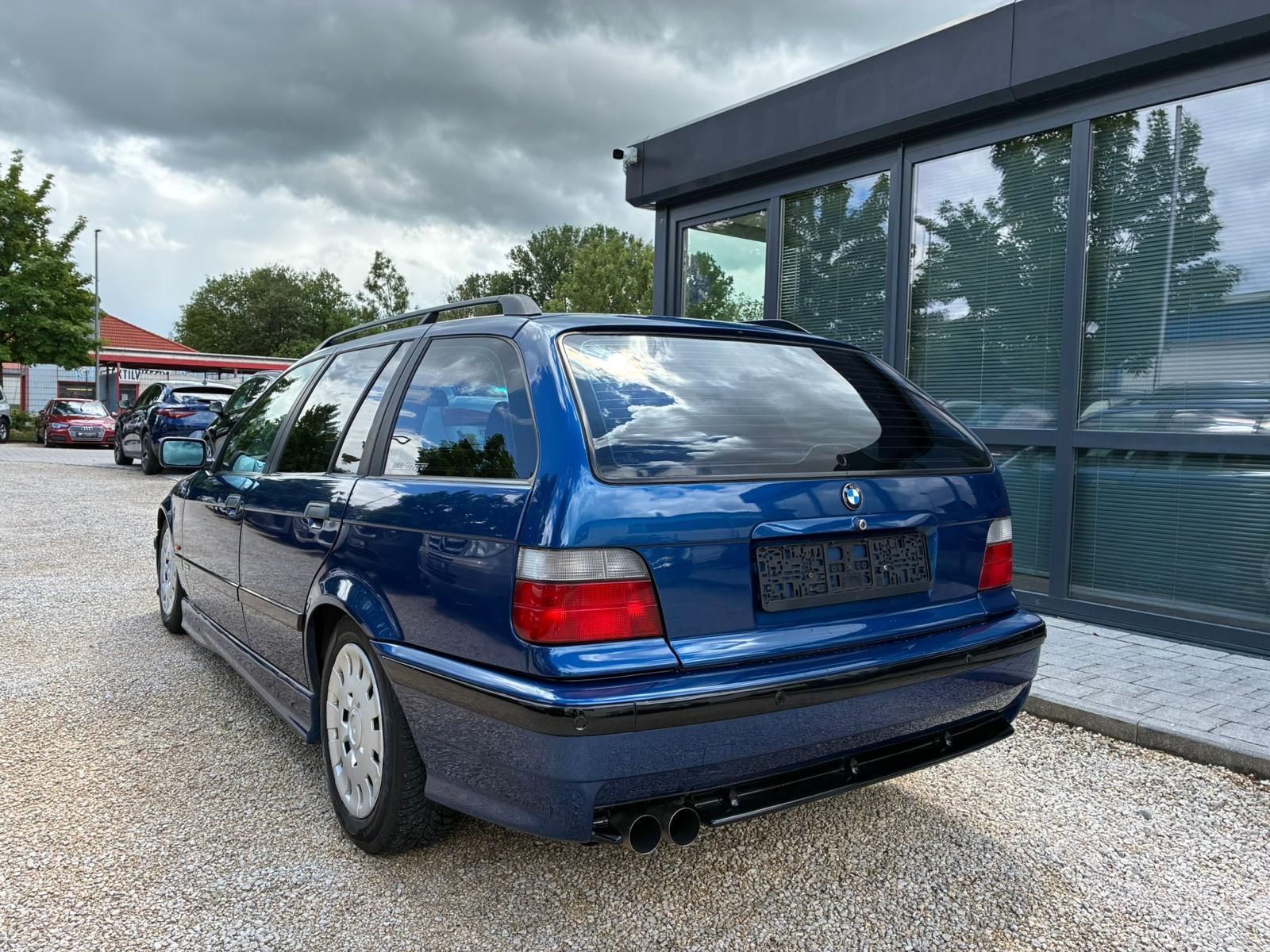 BMW 320 320i touring Exclusiv Edition*M SPORTPAKET*, Ansicht 5