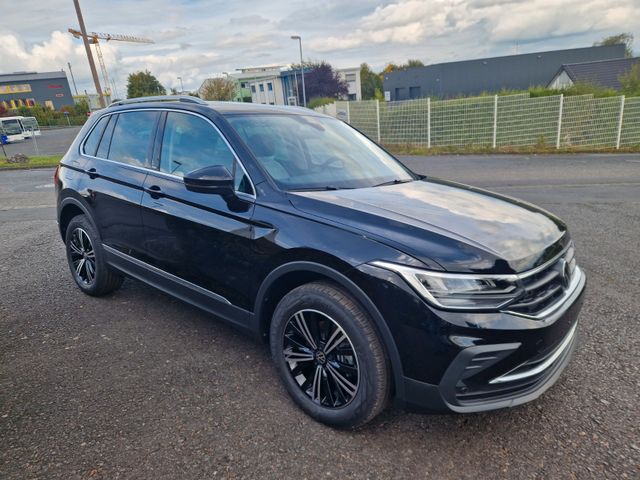 Volkswagen Tiguan 2,0 TDI  Move 4Motion Pano