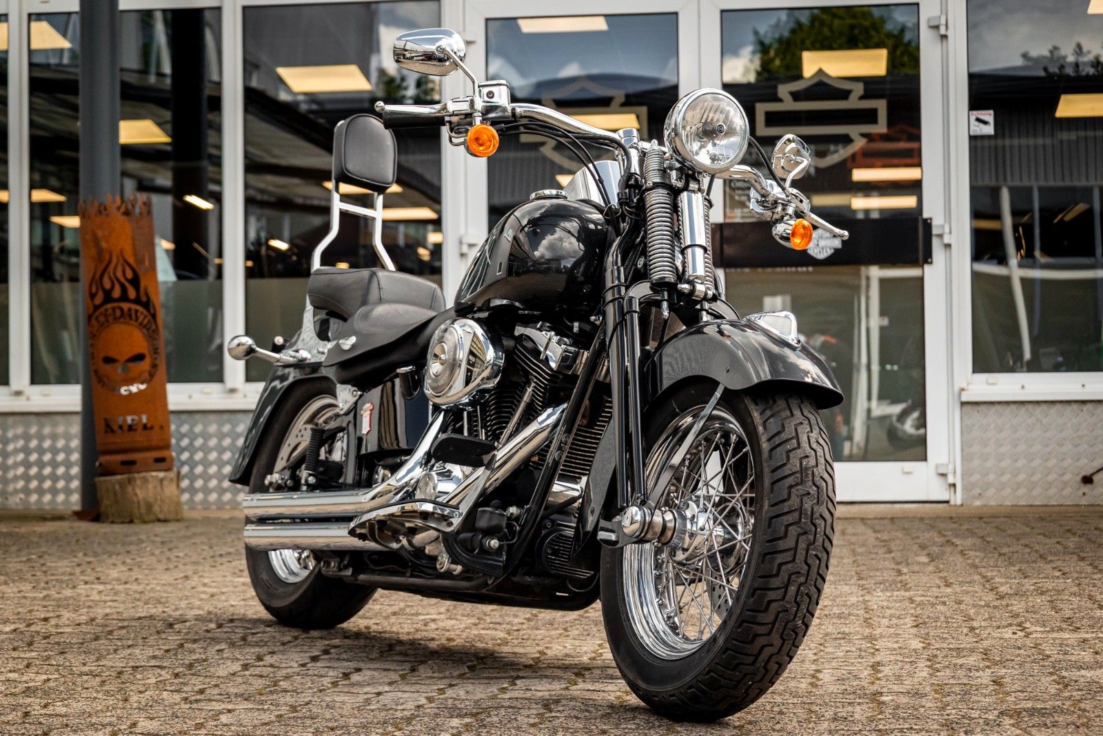 Fahrzeugabbildung Harley-Davidson FLSTSCI Springer Classic - Vance & Hines -