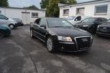 Audi A8 4.2 quattro Lang - Audi A8 mit Benzin-Antrieb: Limousine, 4.2