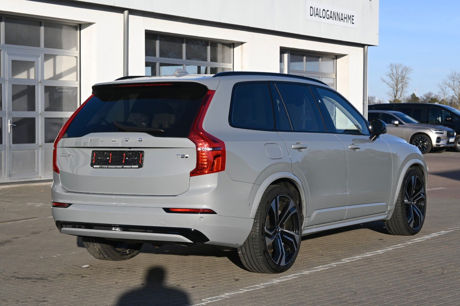 Fahrzeugabbildung Volvo XC90 T8 AWD Ultra Dark*360°*B&W*LUFT*HUD*ACC