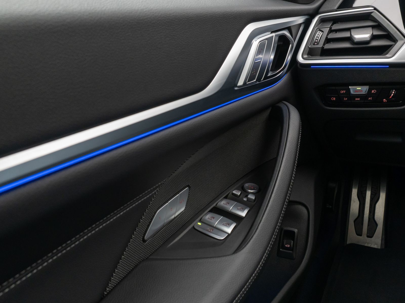 Fahrzeugabbildung BMW M440i xD GC Glasdach Kamera Laser HUD H/K 19Zoll