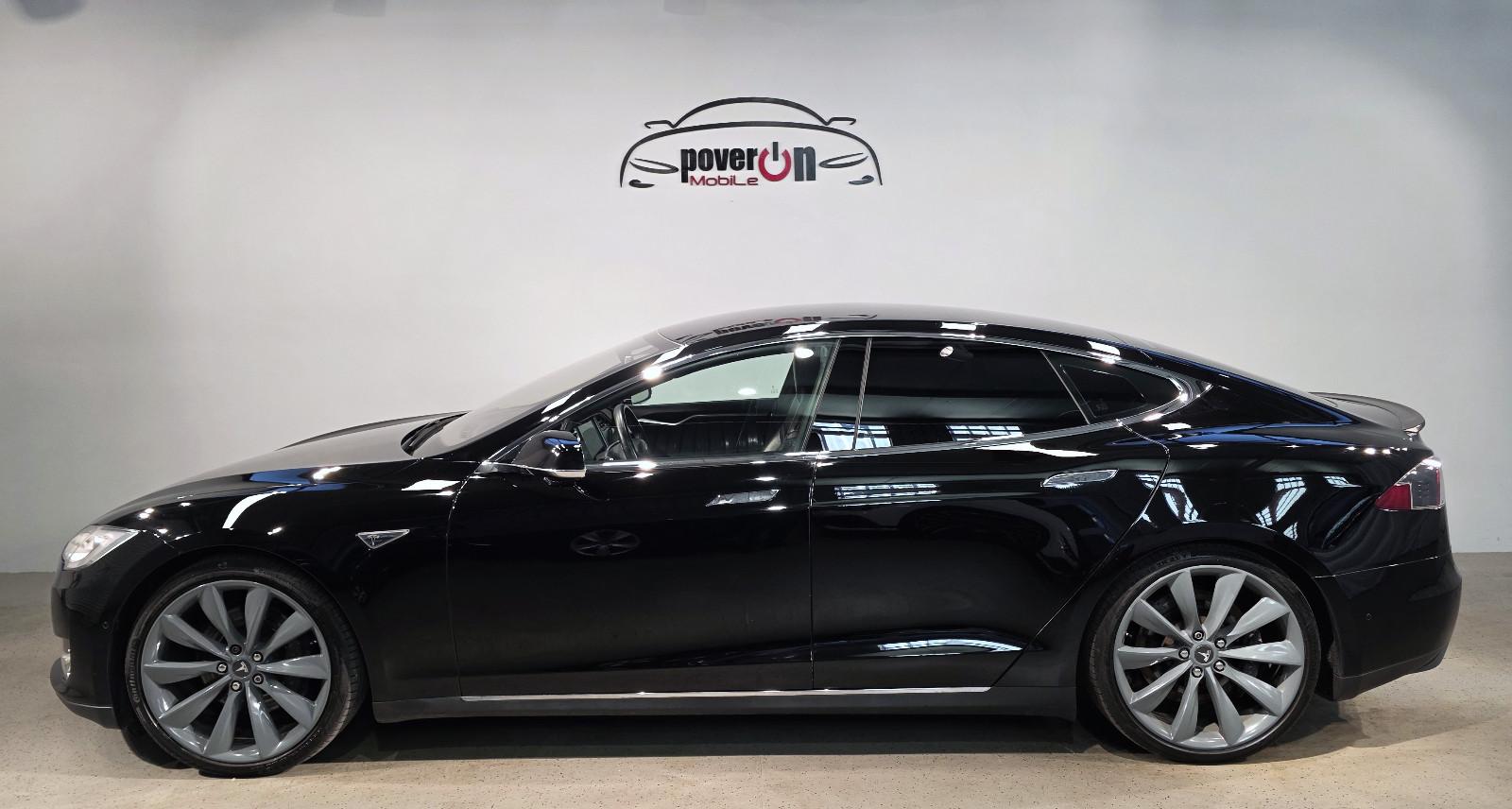 TESLA MODEL S P85D PERFORMANCE 700CH - SUPERCHARGE GRATUITE - HAYON ÉLECTRIQUE - TOIT PANORAMIQUE - SOH 90%