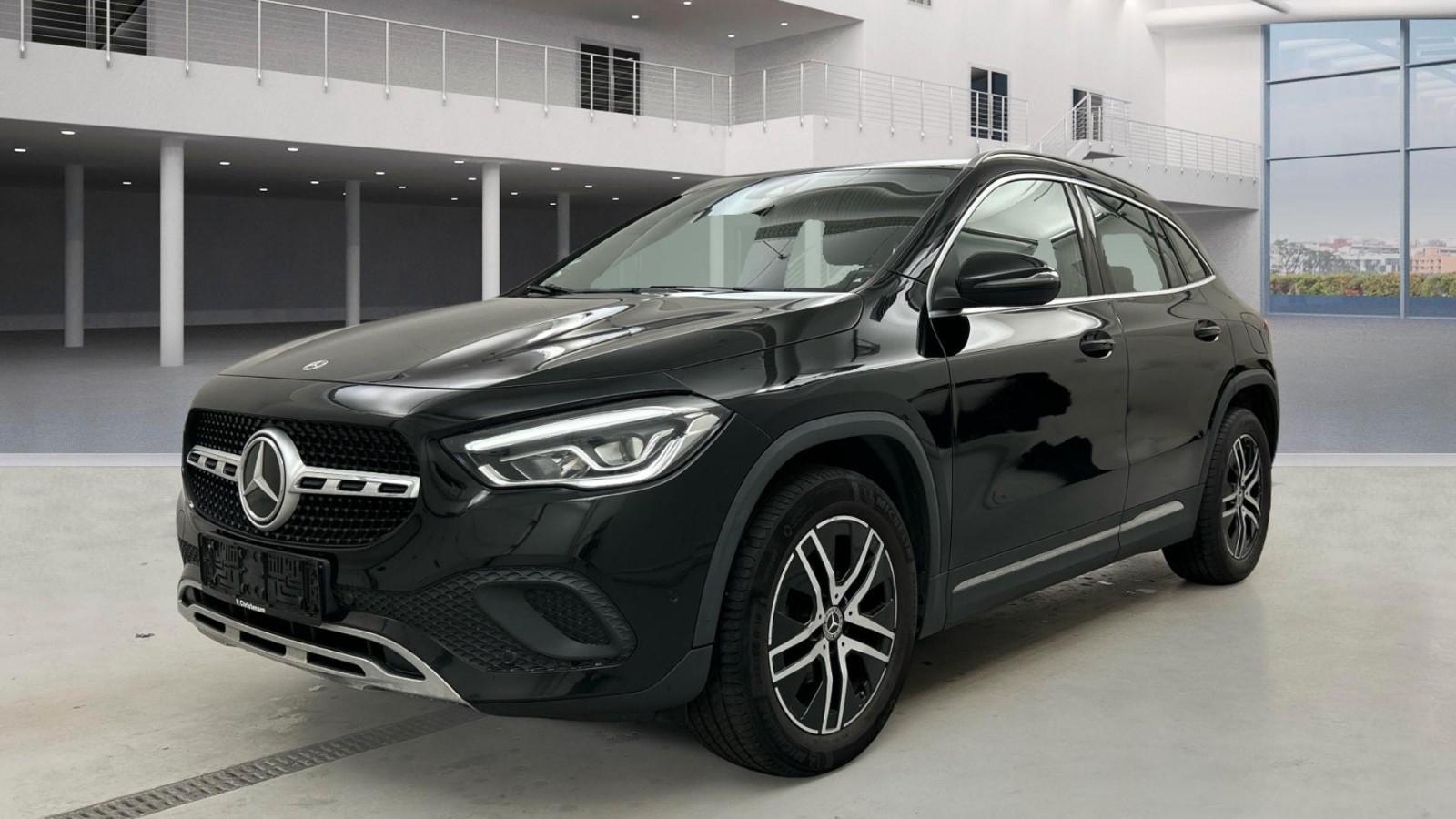 Mercedes-Benz GLA 200d  DCT 8G 19T N