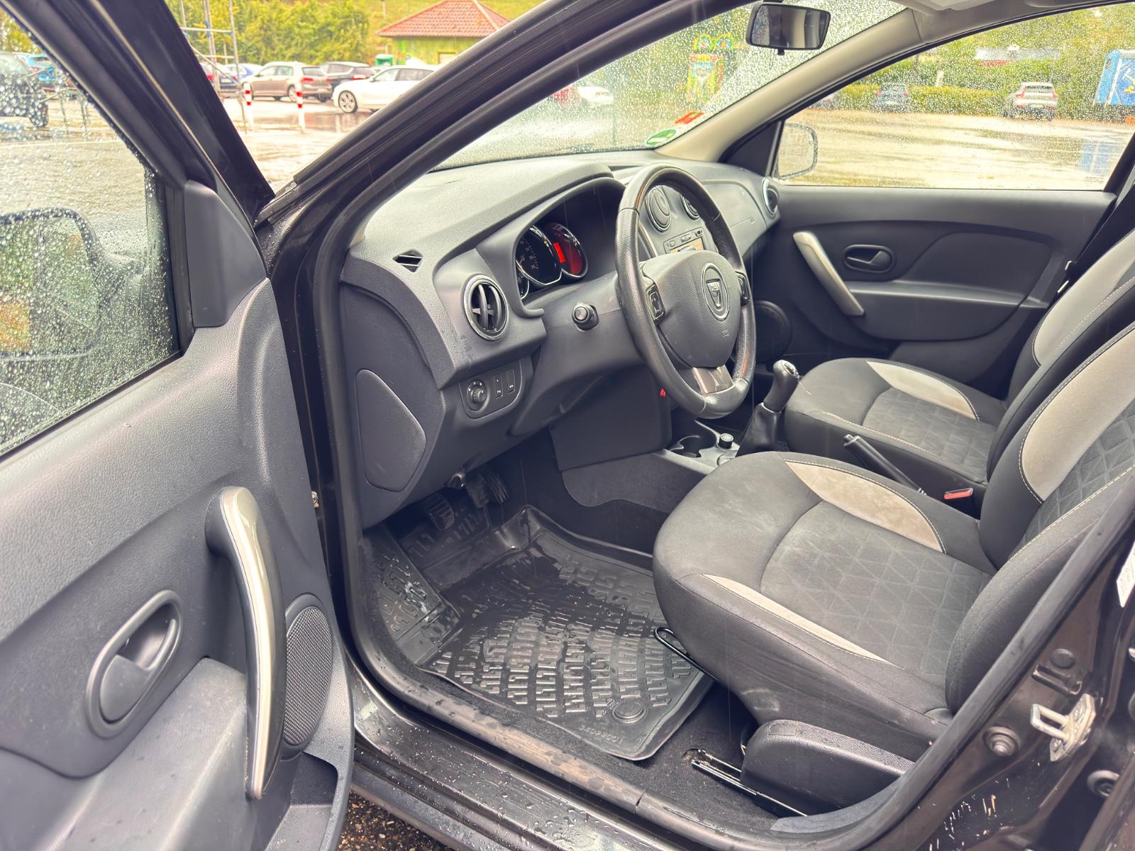 Dacia Sandero 2015 — photo 11
