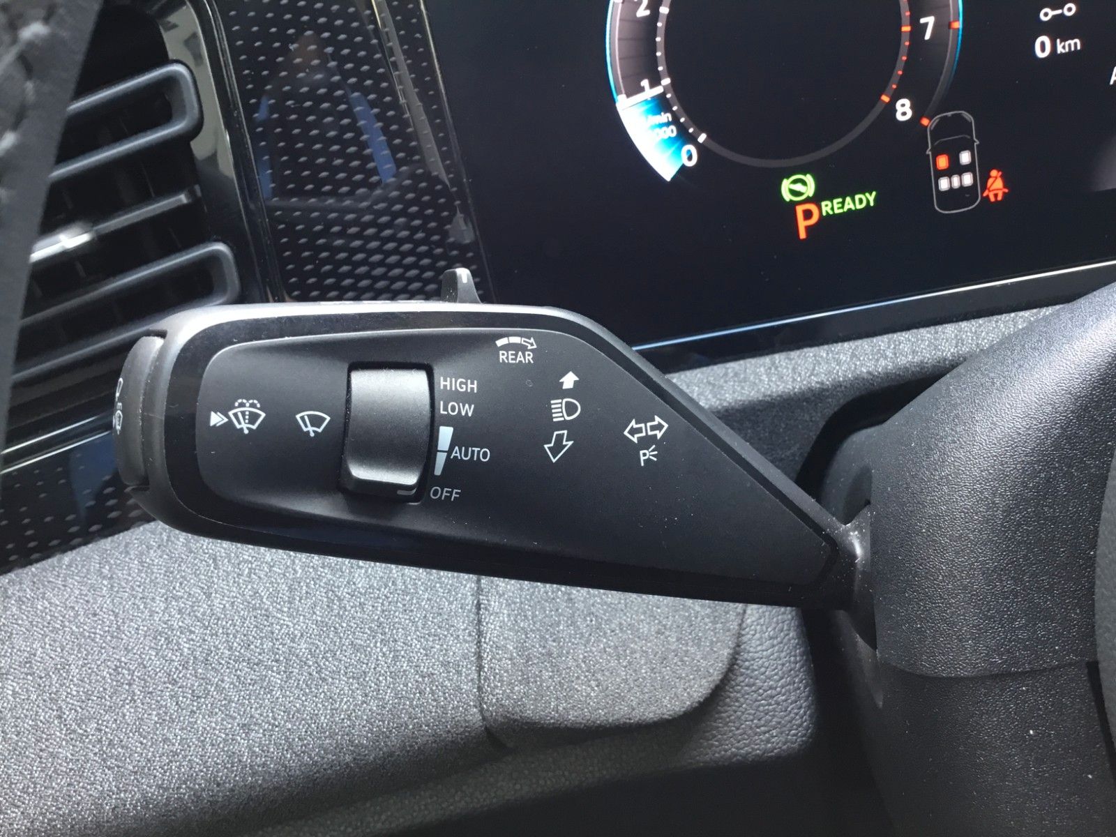 Fahrzeugabbildung Volkswagen Tiguan 1.5 eTSI DSG+AHK+LED+Kamera+Sitzheizung