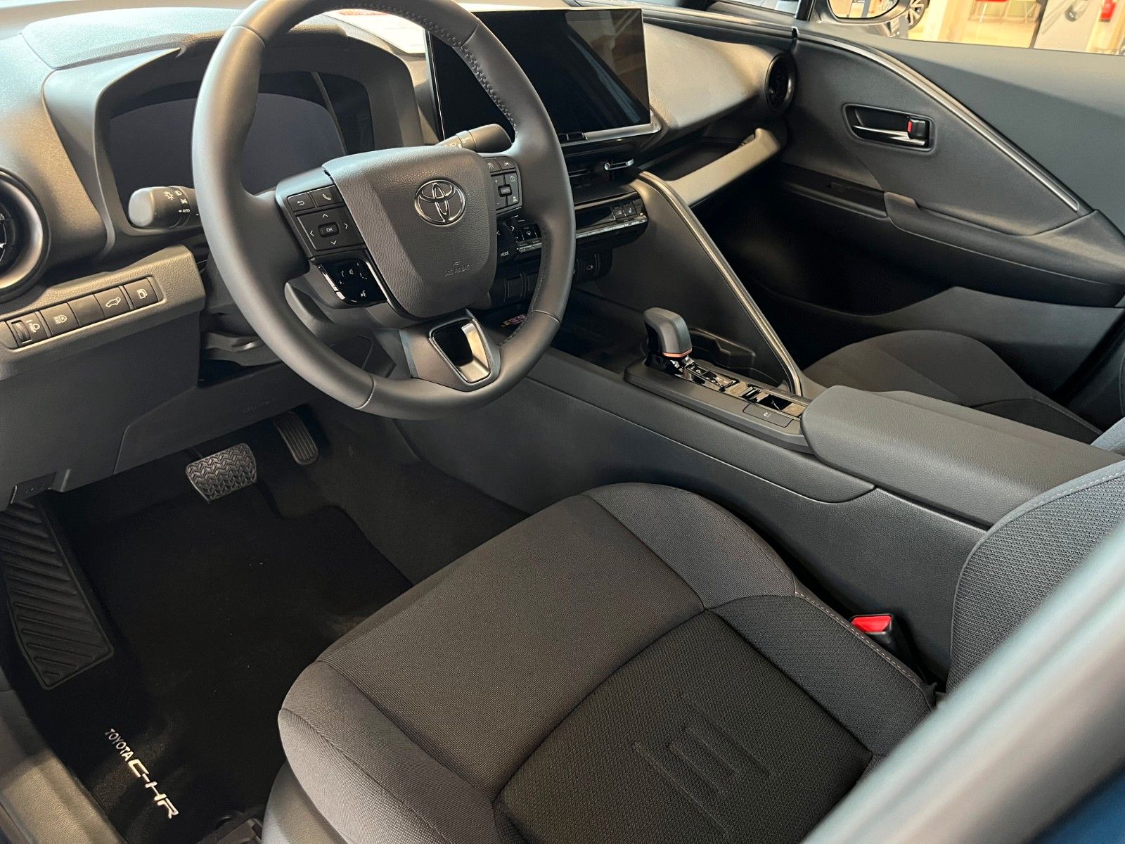 Fahrzeugabbildung Toyota C-HR Hybrid FWD Teamplayer / Technik-Paket