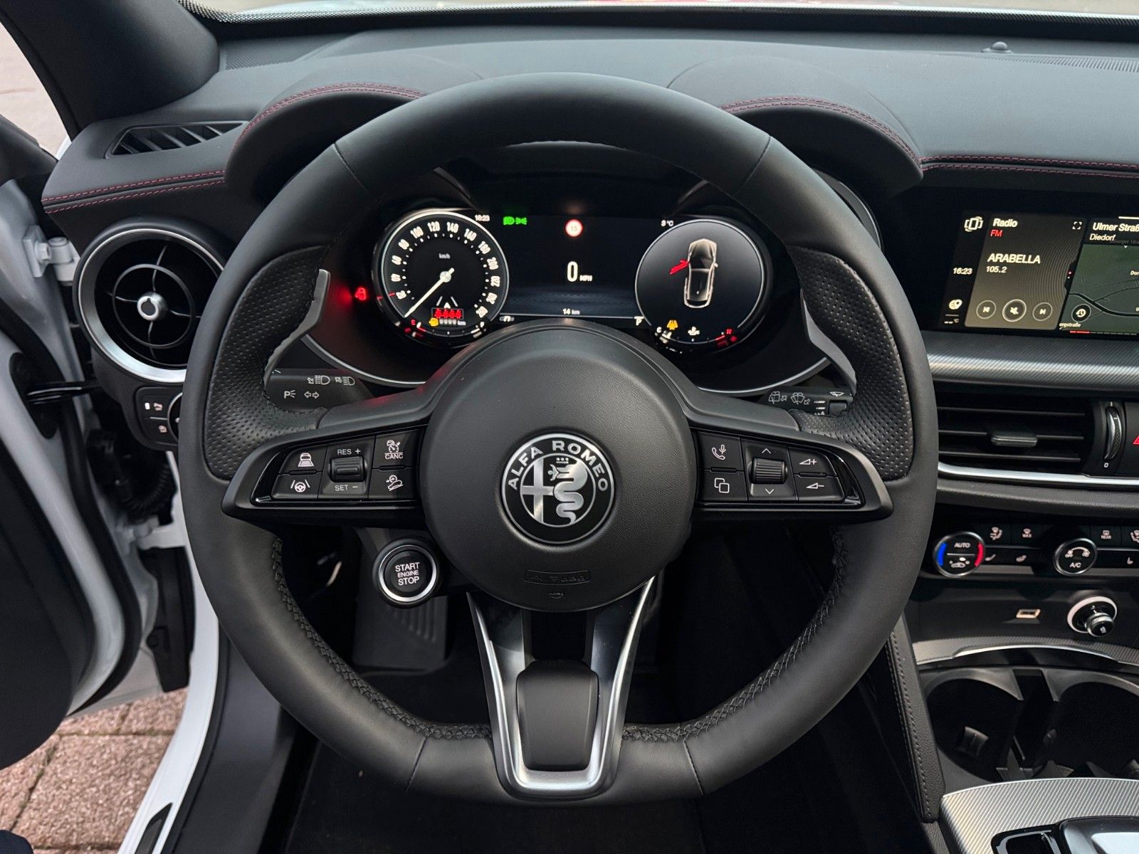 Fahrzeugabbildung Alfa Romeo Stelvio TRIBUTO ITALIANO 280PS Q4 NAVI KAMERA