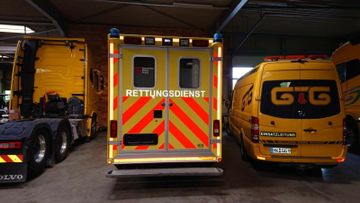 <i class="fas fa-angle-right"></i> Mercedes-Benz Sprinter 516  // 1 J Garantie //