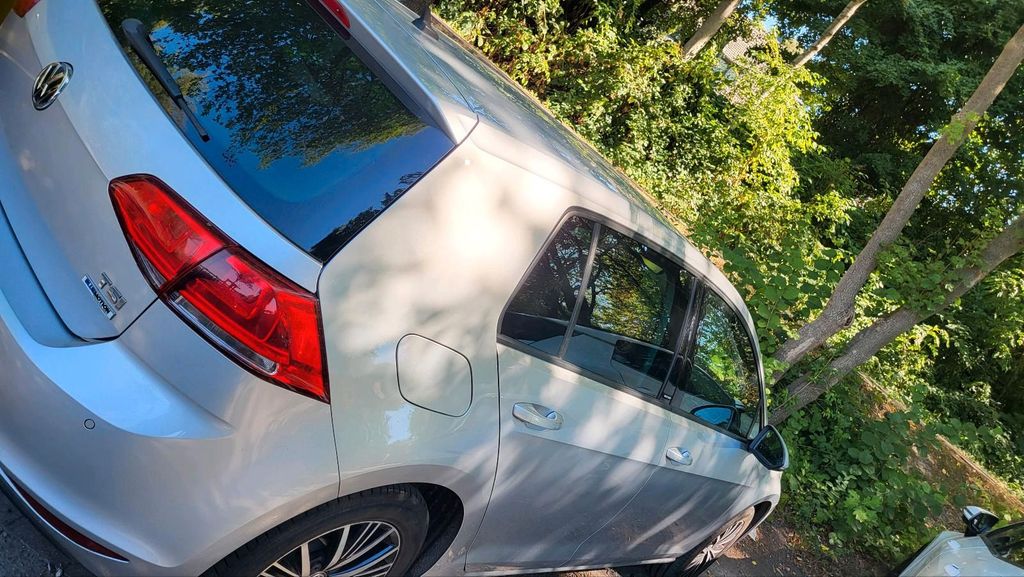 Image of Volkswagen Golf
