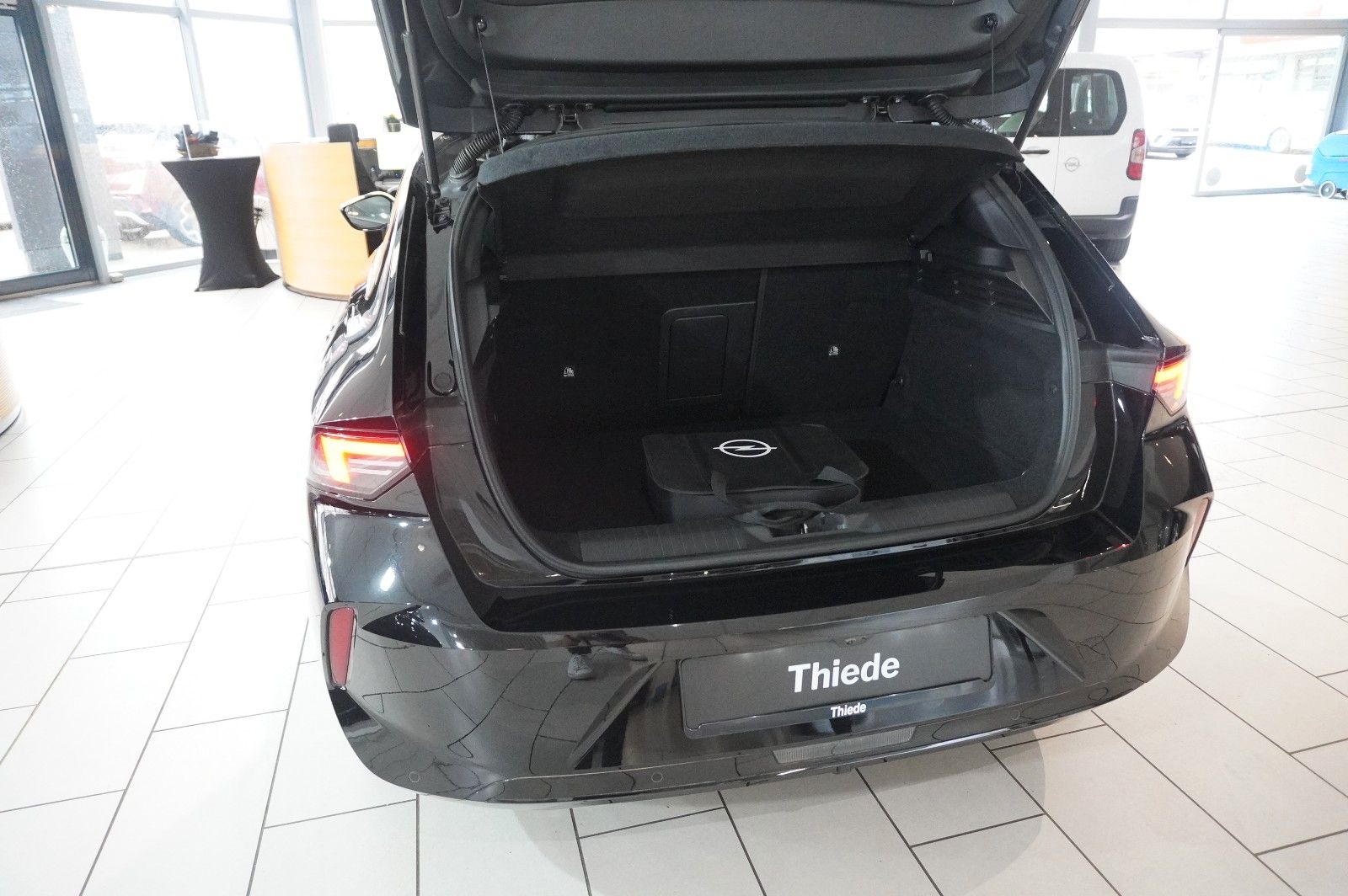 Fahrzeugabbildung Opel Astra L Lim. 1.6T PHEV GSe NAVI/LED/360°/SPORT