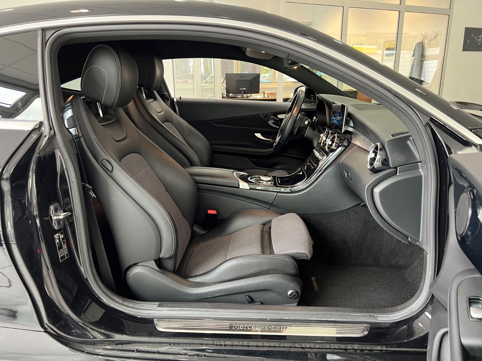 Fahrzeugabbildung Mercedes-Benz C 220 d Coupe * AMG FELGEN *