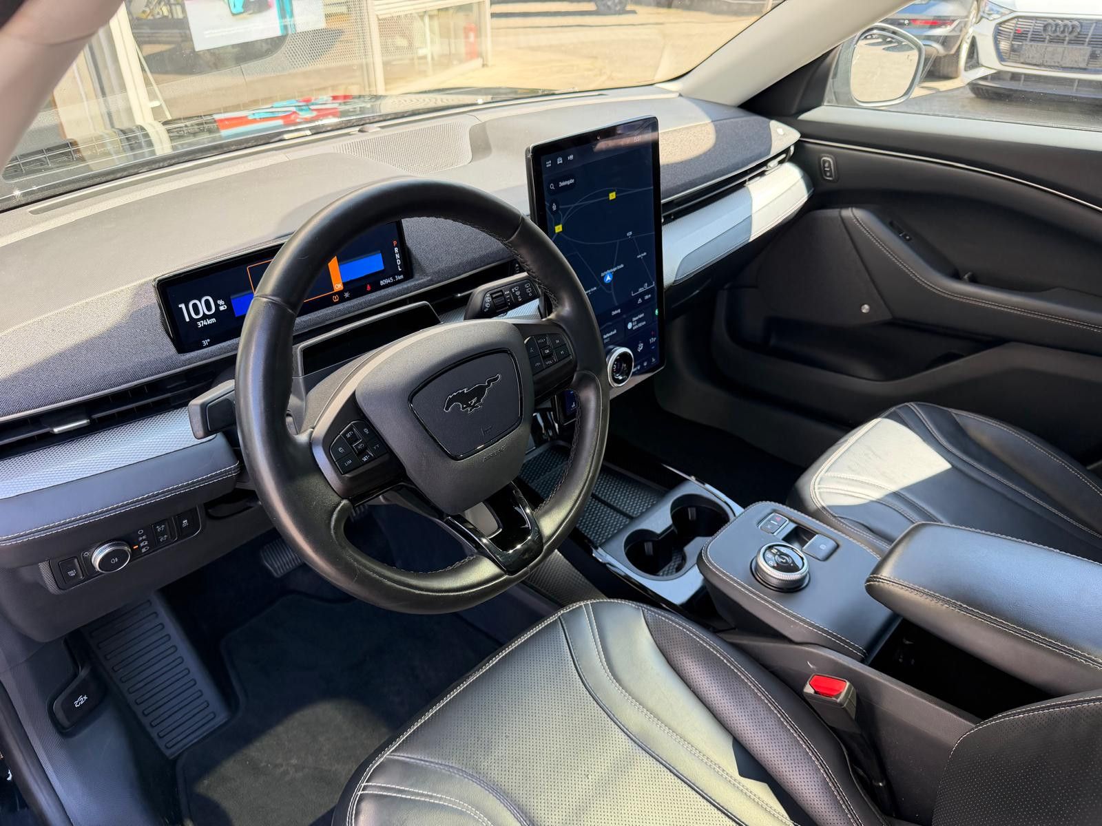 Fahrzeugabbildung Ford Mustang Mach-E >PANO+MEMO+LED+NAVI+SHZ+360°+ACC+