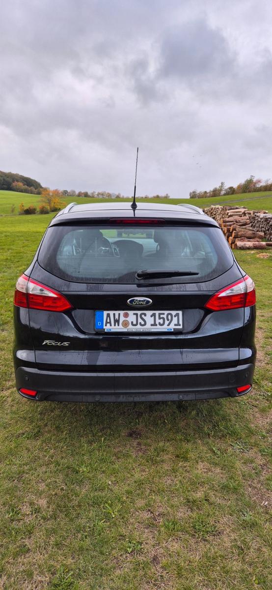 Ford Focus 2014 — interior