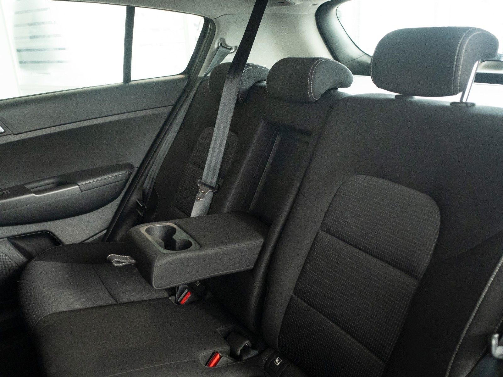 Fahrzeugabbildung Kia Sportage Vision 2WD AUTOM./SITZHZG./KAMERA/DAB