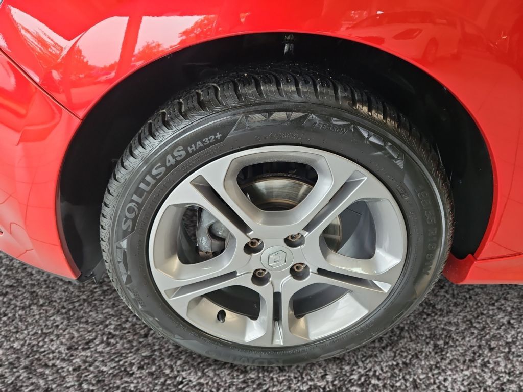 Fahrzeugabbildung Renault Clio Energy TCe 120 GT Sitzheizung Navigation