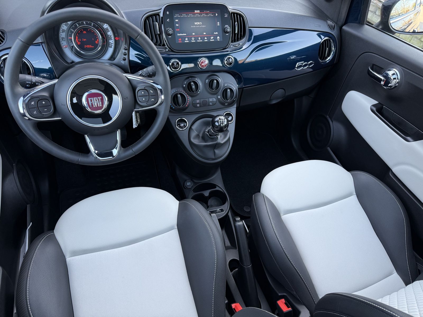 Fahrzeugabbildung Fiat 500 1.0 GSE Dolcevita PANORAMA+KOMFORT-PAKET+PP