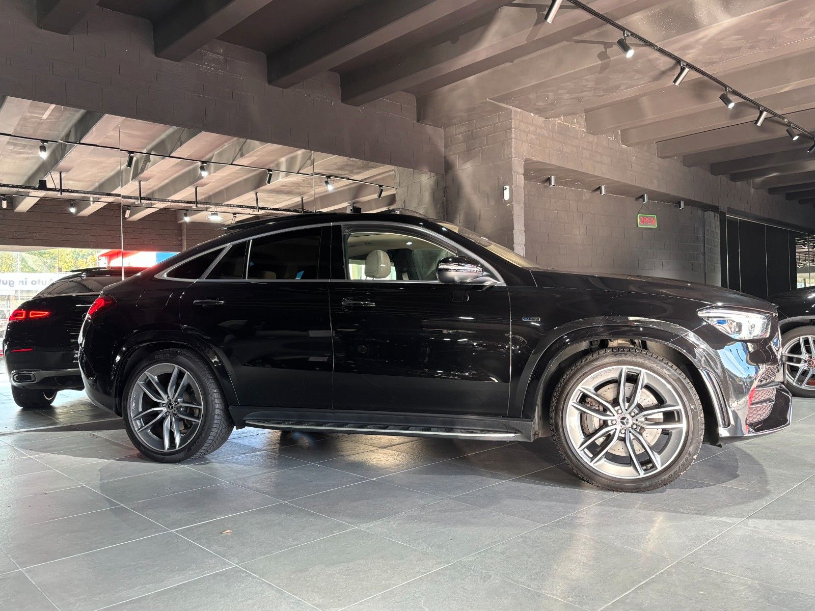 Fahrzeugabbildung Mercedes-Benz GLE 350de Coupe*AMG*Massage*HUD*Pano*360°*Keyles