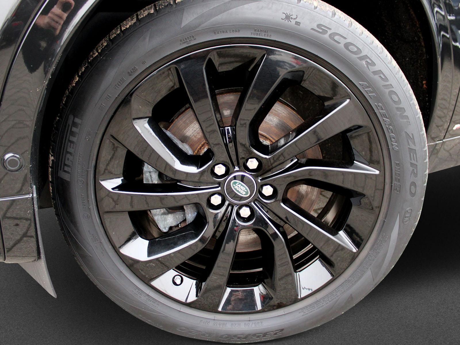 Fahrzeugabbildung Land Rover Land Rover Discovery Sport P300e R-Dynamic SE