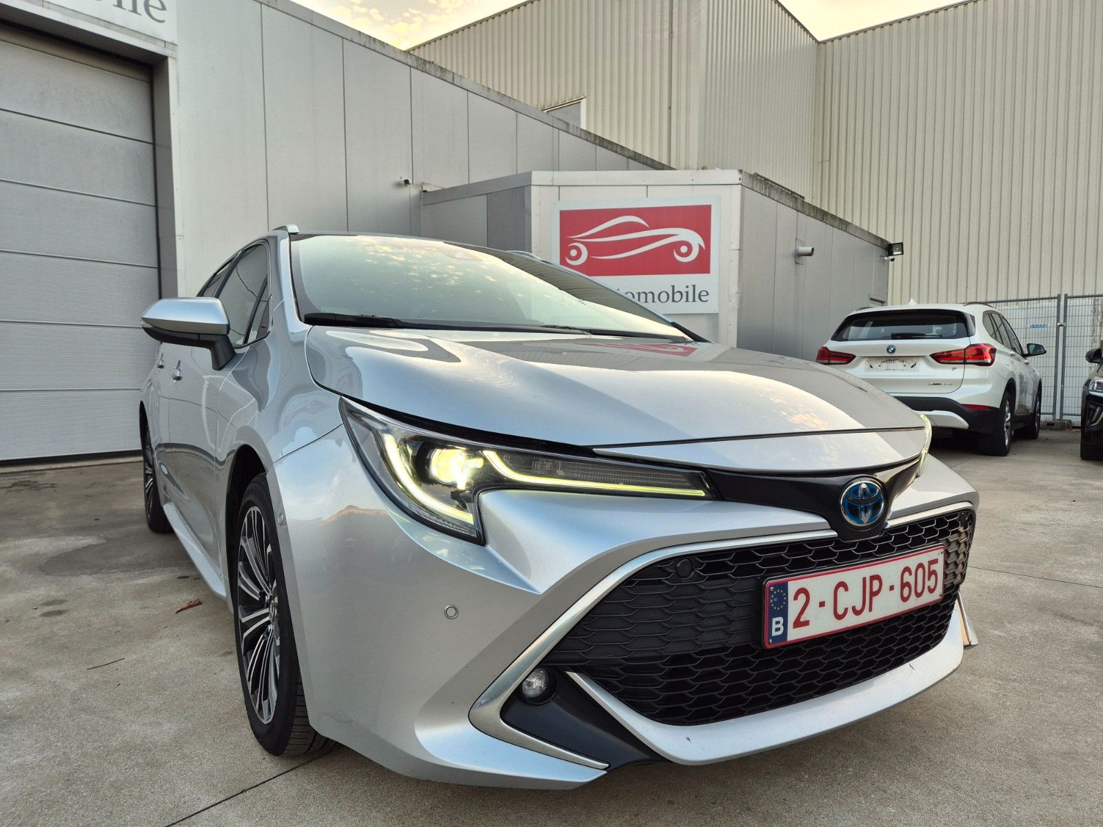 Toyota Corolla SW 1.8i AUTO. / HEV HYBRID / 81.196 KM ! imagem 2