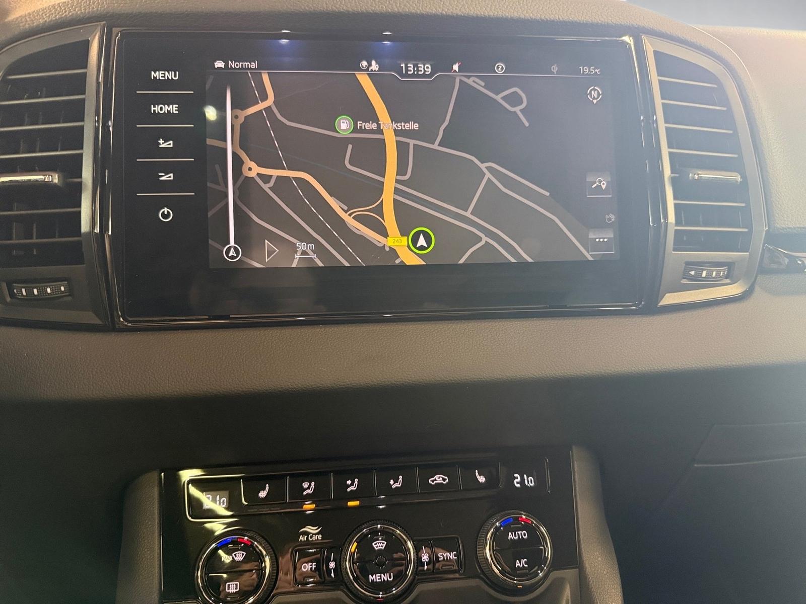 Skoda Karoq 2.0 TSI Sportline 4x4 DSG Matrix Navi ACC