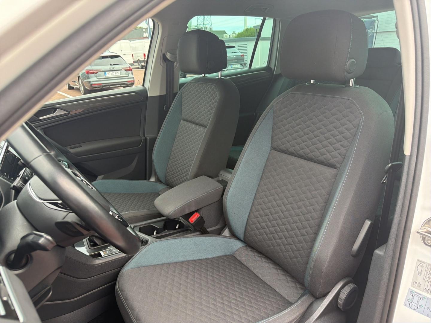 Volkswagen Tiguan IQ-Drive 2.0 TSI DSG 4Motion Ganzj.Reifen, миниатюра 8