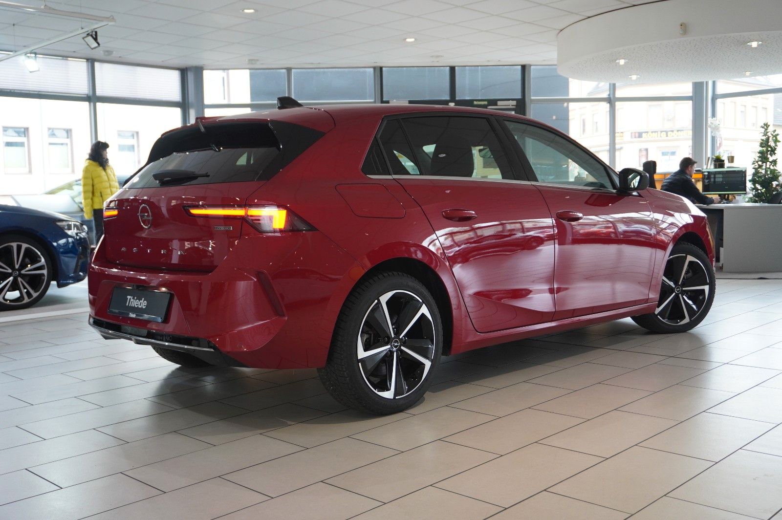 Fahrzeugabbildung Opel Astra L Lim. 1.6 HYBRID ELEGANCE NAVI/LED/KAMERA