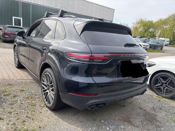 Porsche Cayenne - 8