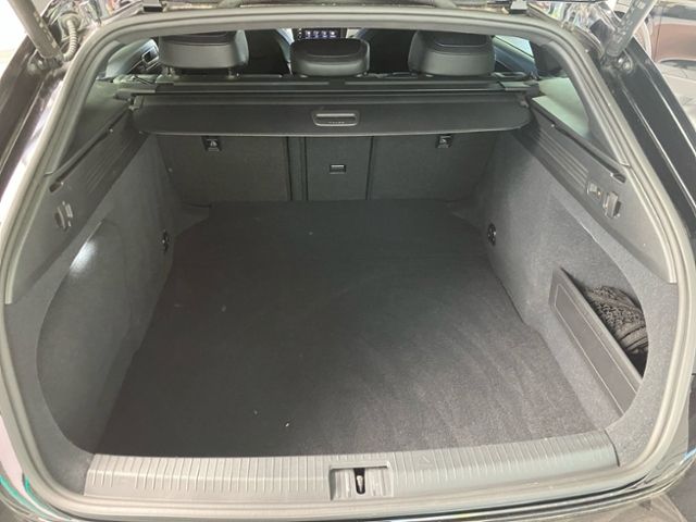 Fahrzeugabbildung Volkswagen Arteon R Shooting Brake 4M 2.0 TSI DSG 4 PANO NA