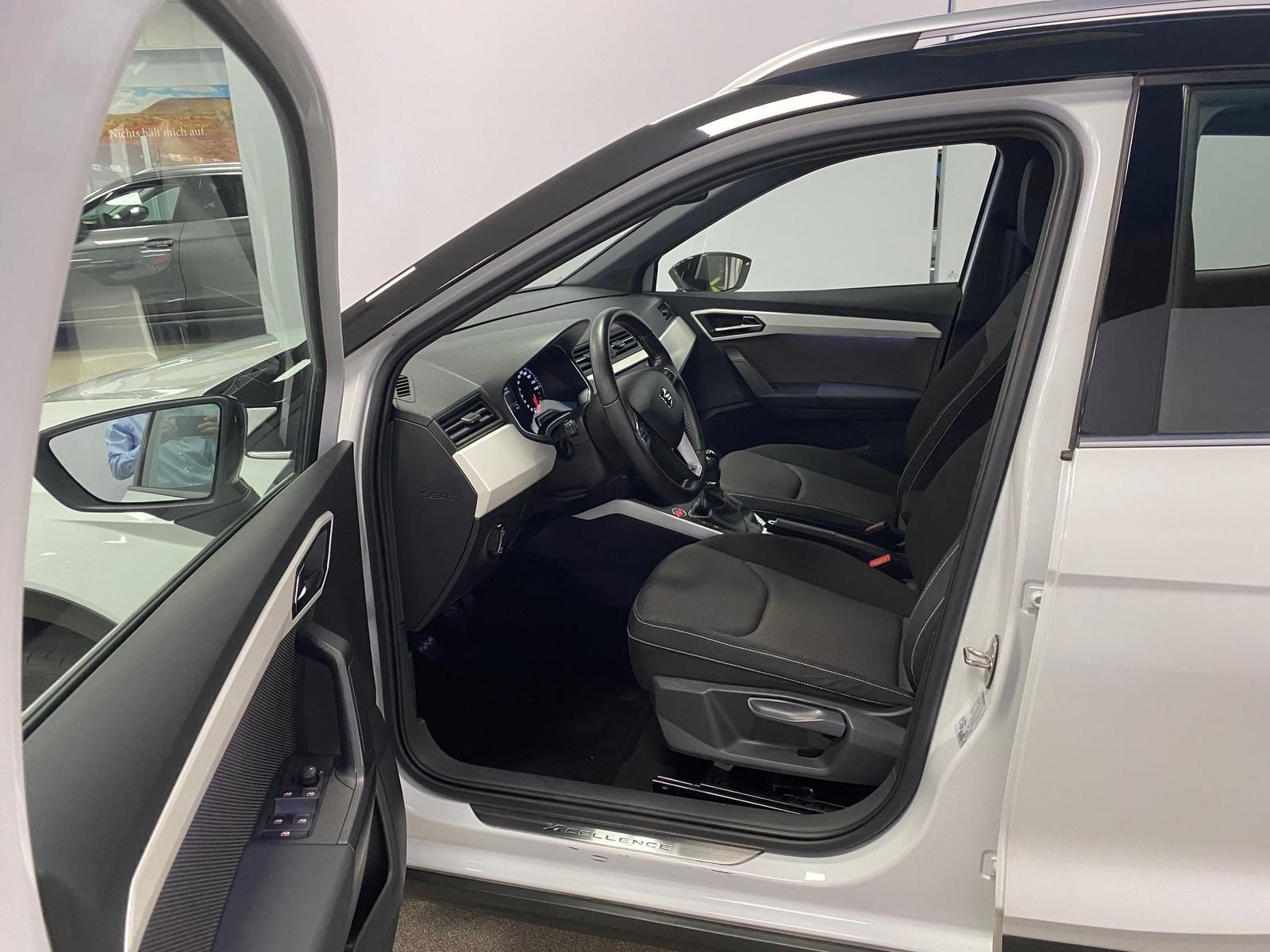 Fahrzeugabbildung SEAT Arona 1.0 TSI Xcellence+APP+NAVI+PDC+LED+TEMPOMA