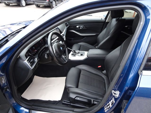 Fahrzeugabbildung BMW 330d xDrive Sport Line/Virtual/AHK/Kam/Leder/1.H