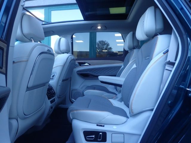 Fahrzeugabbildung DFSK Forthing 4 U-Tour Noble 1,5T 7Sitzer Shz Pano LE