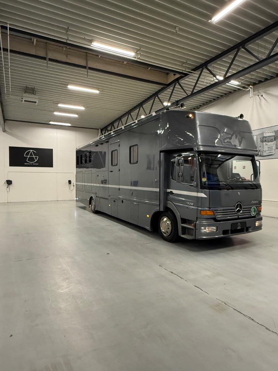 Mercedes-Benz ATEGO 1528 JL 7 HORSES WITH POP-OUT