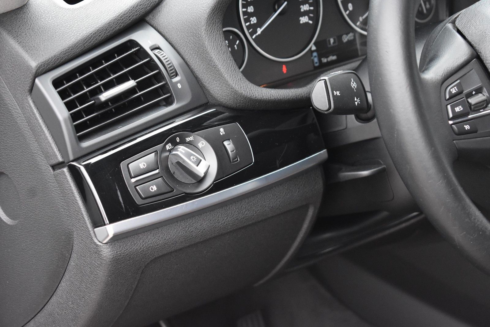 Fahrzeugabbildung BMW X3 xDrive 30 d X Line AHK Navi Leder 1. Hand