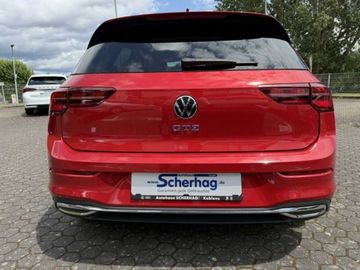 Fotografie des VW Golf VIII 1,4l eHybrid GTE, Systemleistung 180kW