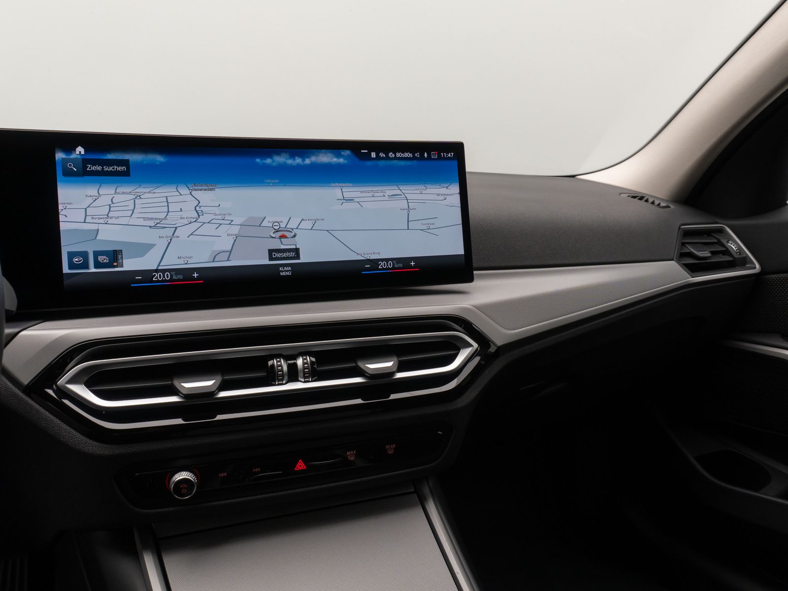 Fahrzeugabbildung BMW 320d CockpitPro PDC GeschwindigReg DAB Sitzhzng