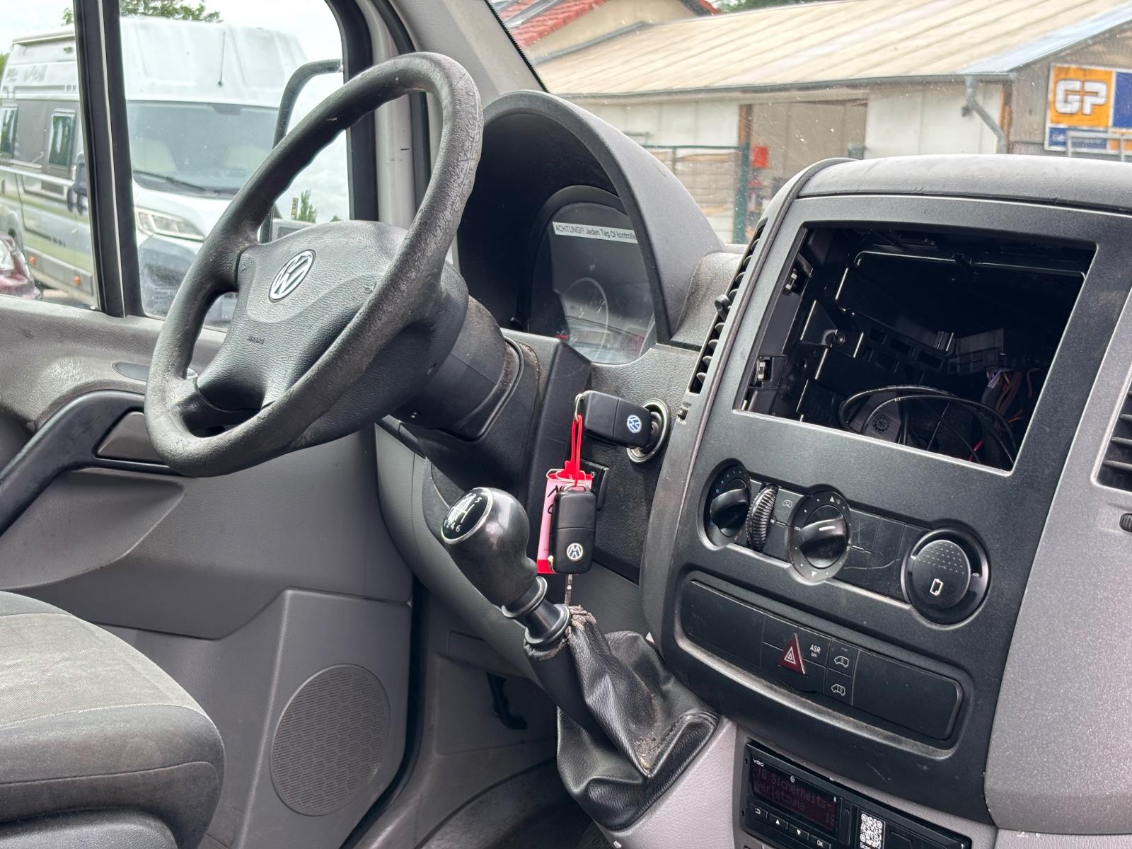 Volkswagen Crafter 2.0 TDI Kasten 35 L2H1 1-HAND 3-SITZE